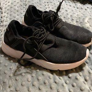 Champion tennis shoes